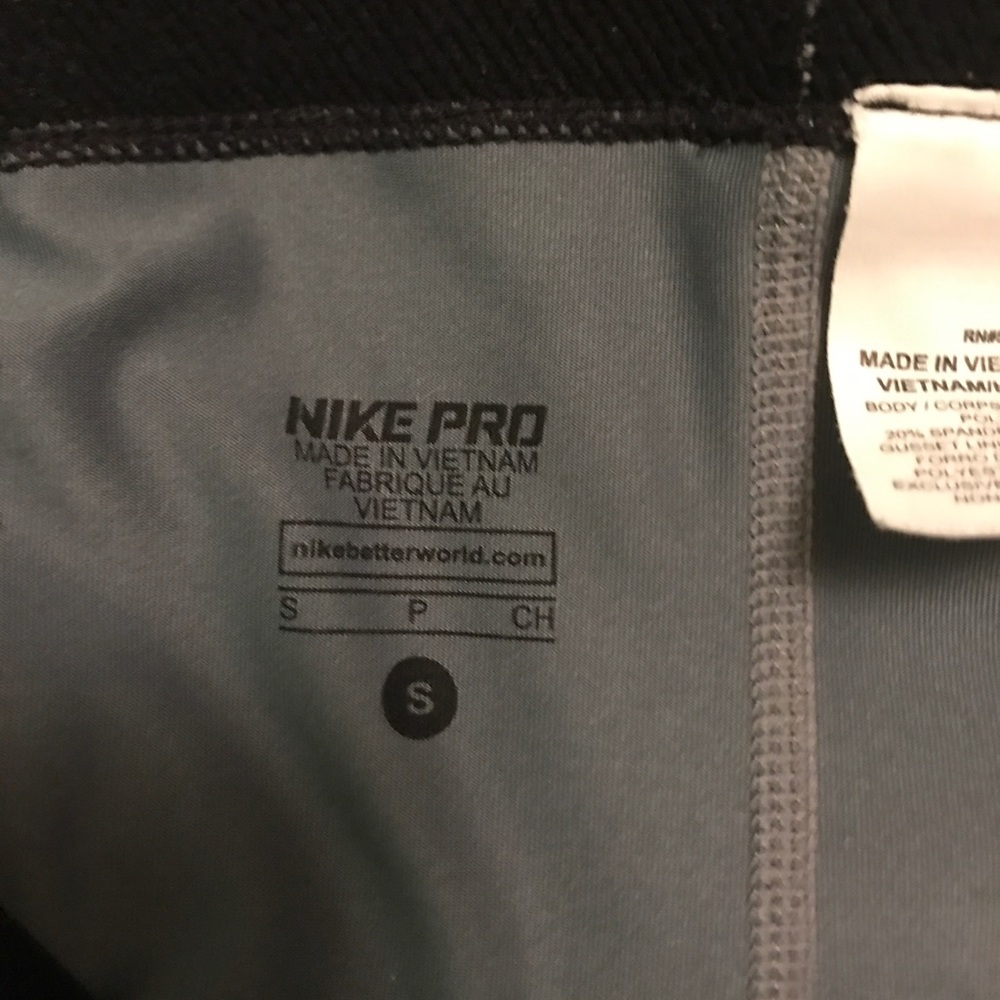 Nike Pro - Picture 2 of 4